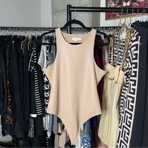 Good American Faux Leather Sculpting Thong Bodysuit Warm Beige Womens 3 Large